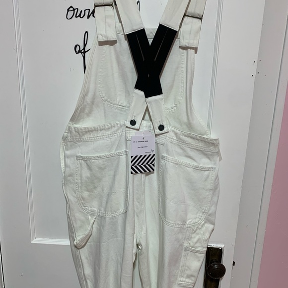 no, with tags, Sandine rose white overalls
Size large - Picture 5 of 8